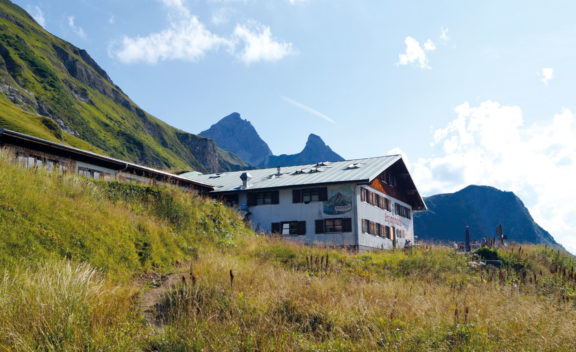 Enzianhuette-Oberstdorf-Linkers-Alpe