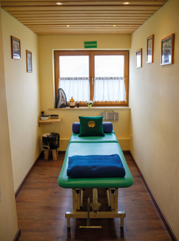 Massageliege_Enzianhuette-Oberstdorf